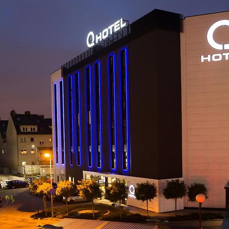 Q Hotel Красков Екстериор снимка