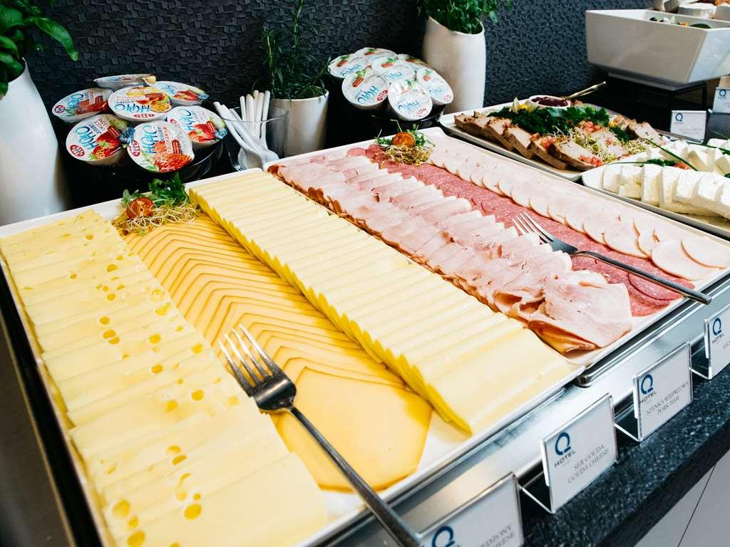Q Hotel Красков Бързо Хранене снимка