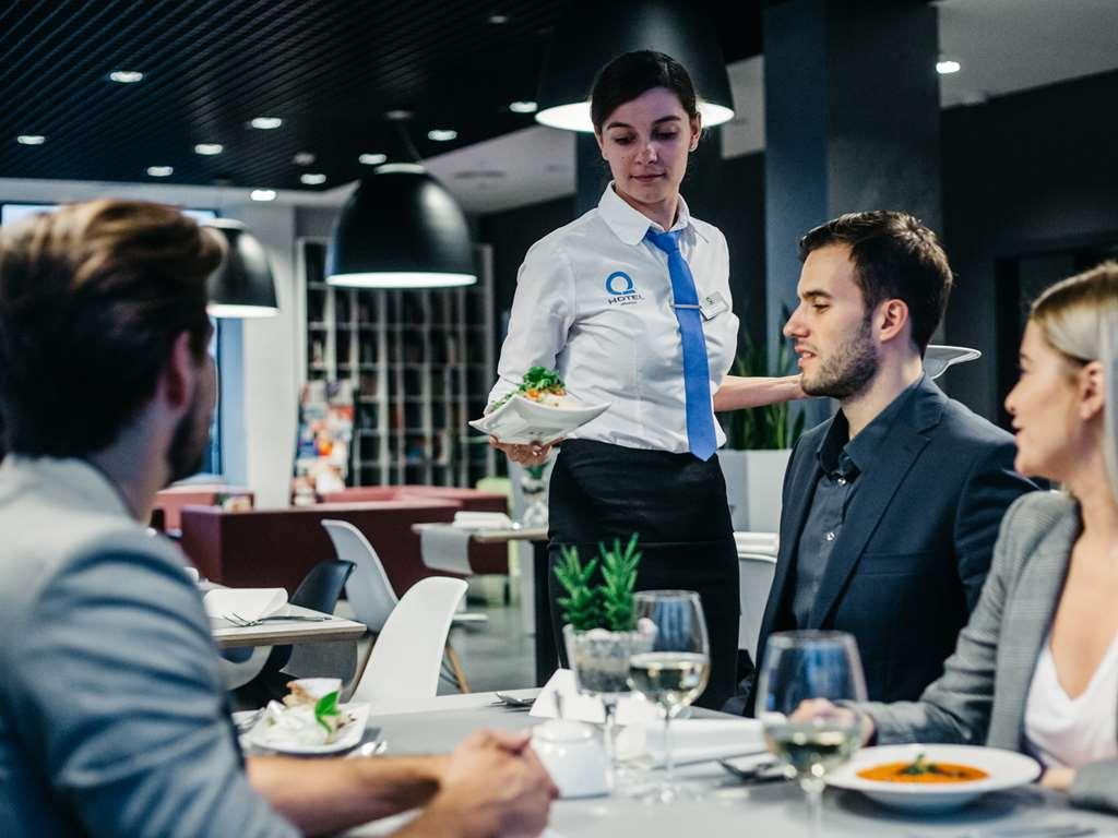 Q Hotel Красков Хора снимка