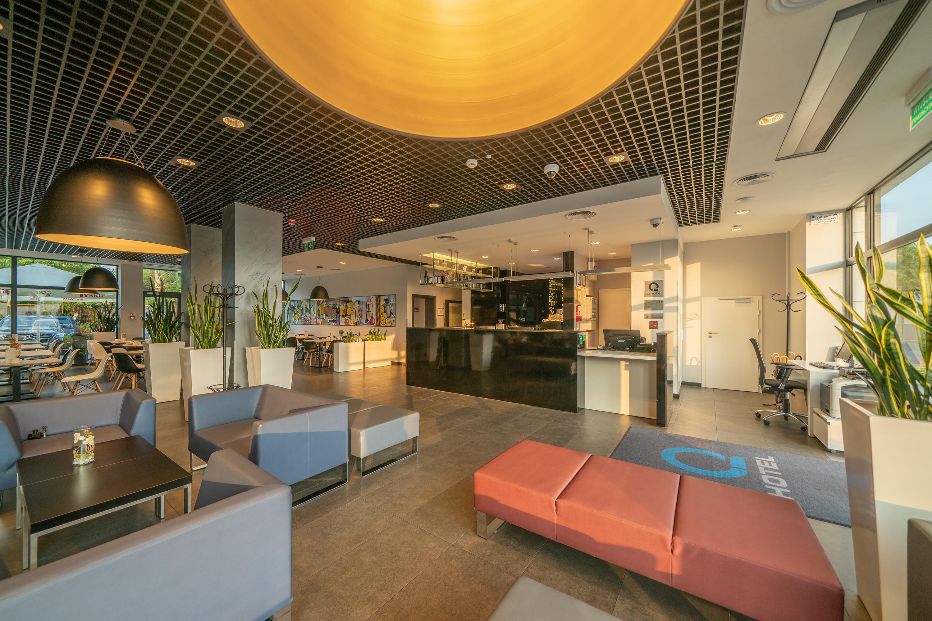 Q Hotel Красков Екстериор снимка
