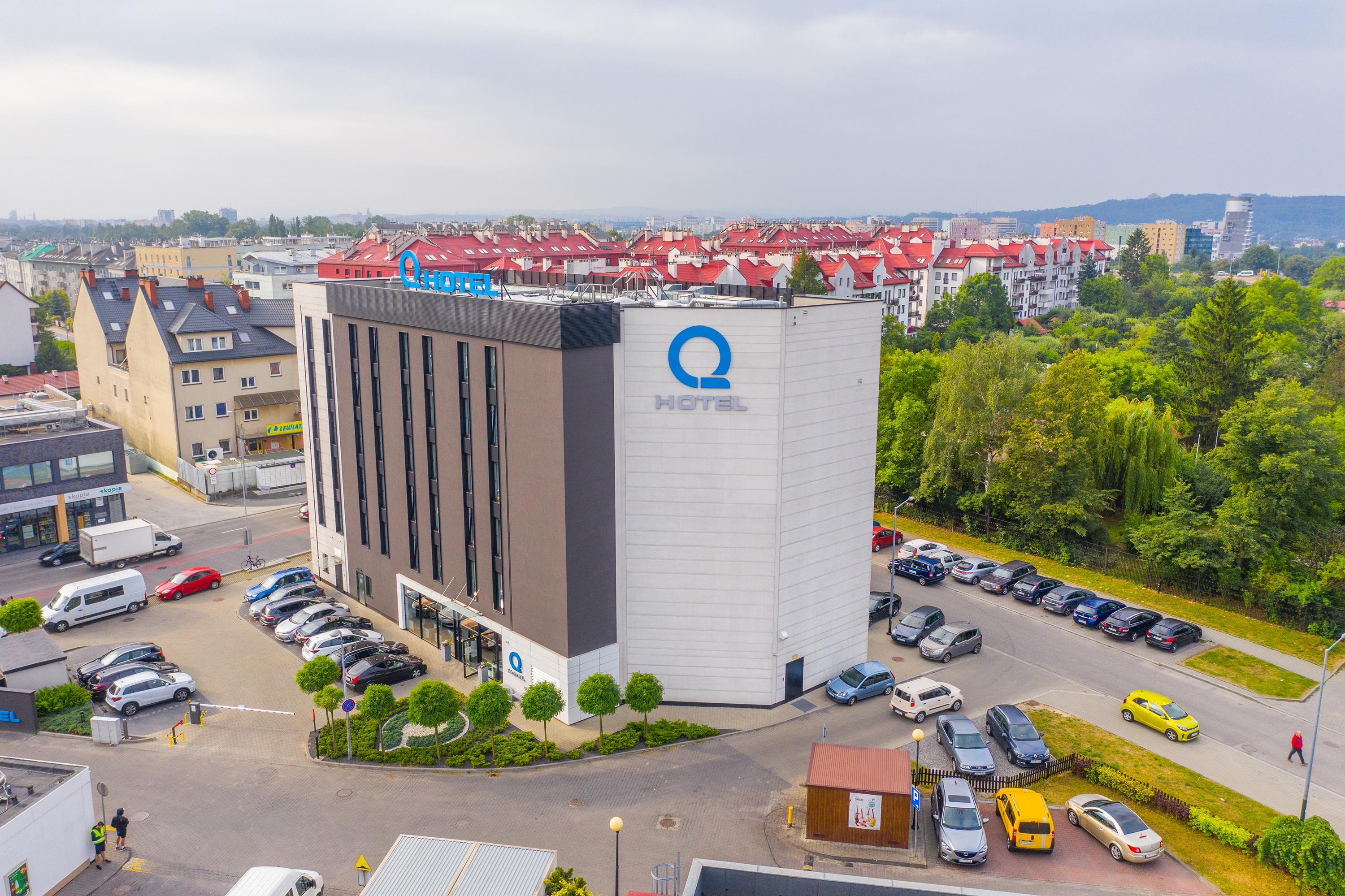 Q Hotel Красков Екстериор снимка