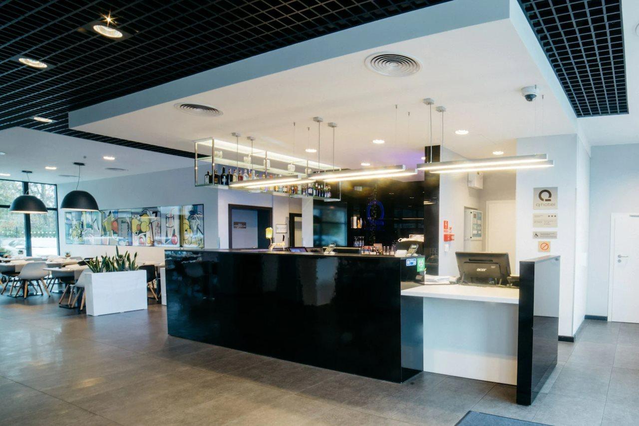 Q Hotel Красков Екстериор снимка