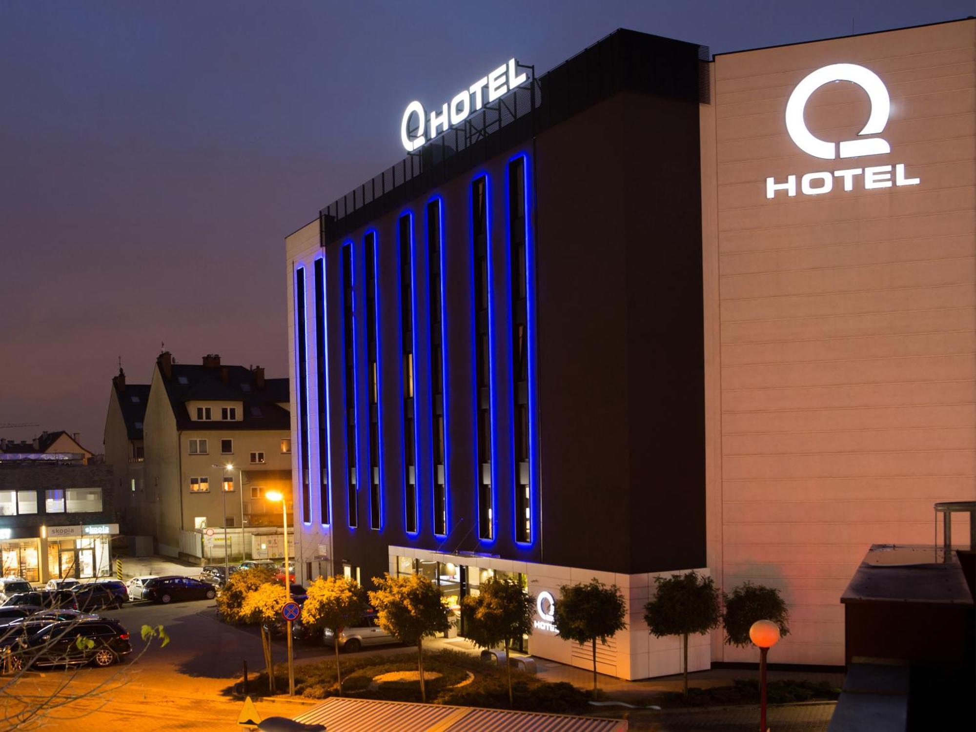 Q Hotel Красков Екстериор снимка