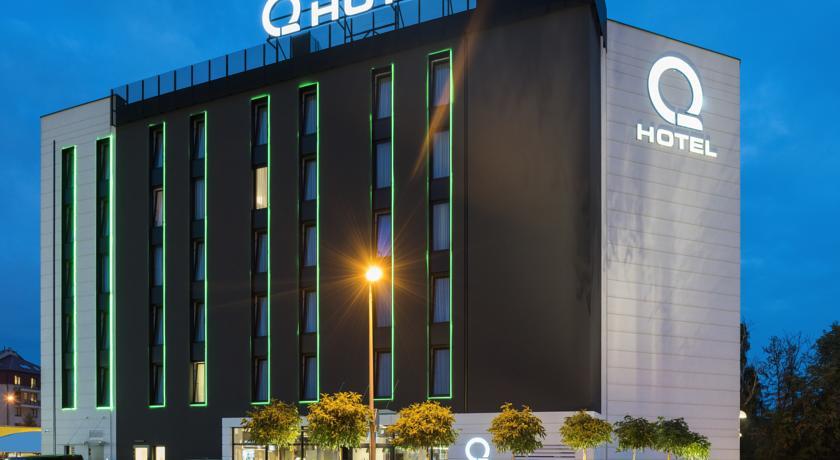 Q Hotel Красков Екстериор снимка