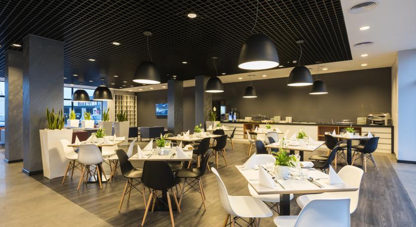 Q Hotel Красков Екстериор снимка