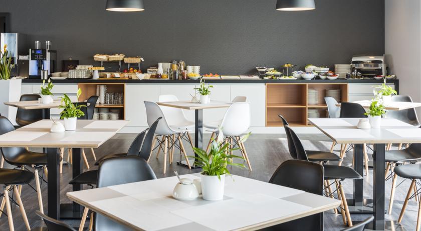 Q Hotel Красков Екстериор снимка