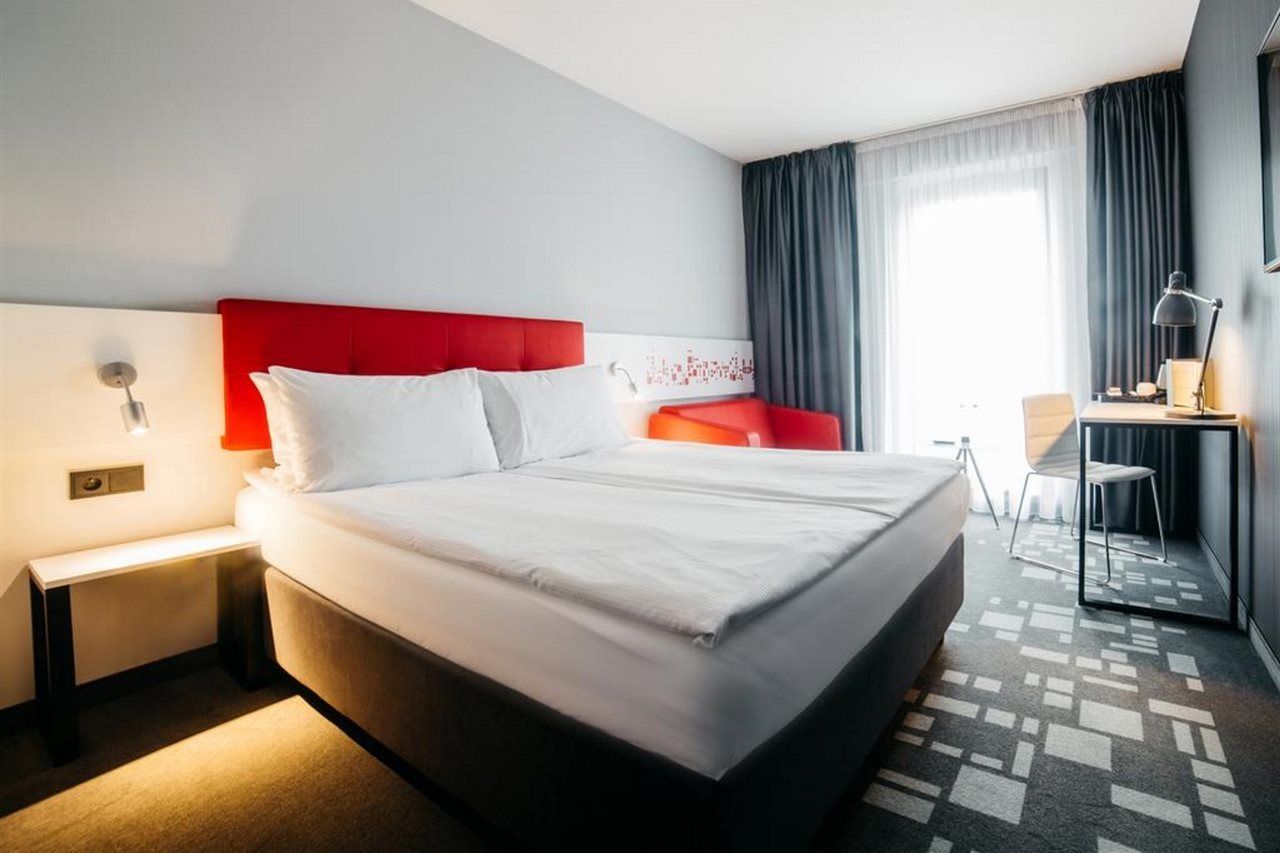 Q Hotel Красков Екстериор снимка