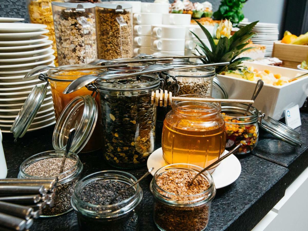 Q Hotel Красков Екстериор снимка